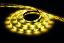 LS607/ 30SMD(5050)/m 7.2W/m 12V 5000*10*3,8mm желтый на белом  осн. IP65